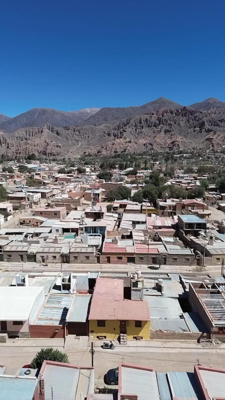 Loma Tika - *